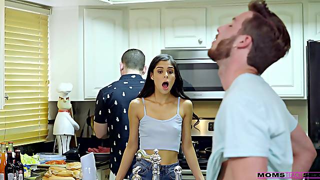 Μαθε Μου Μαμα, Μαμά Κουζίνα Μιλφ