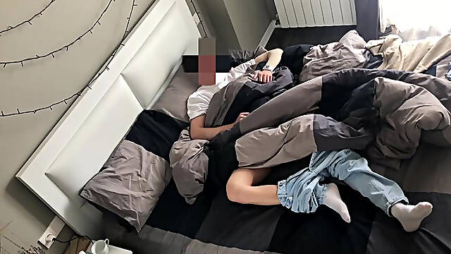 The maid could not resist when she saw her masters penis