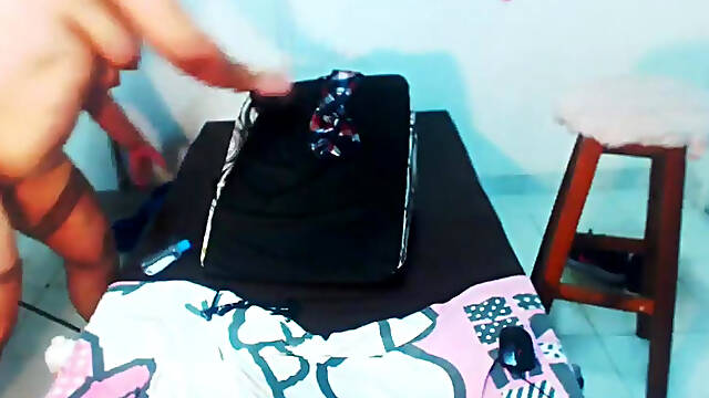 Fat Latin girl Jhulieta anal masturbates on webcam solo show