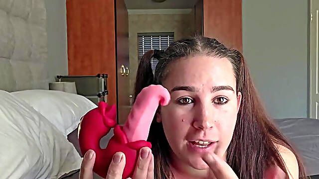 Dual-tongue vibrator unboxing and demonstration