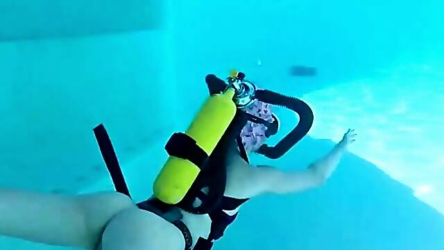 Scuba swim