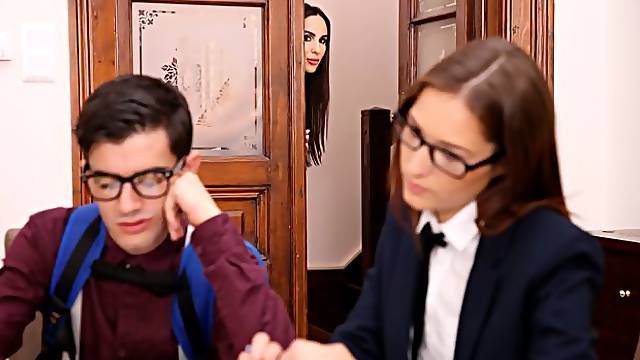 Μουναρα Γαμιεται, Ταξη Σχολειου, Μινα