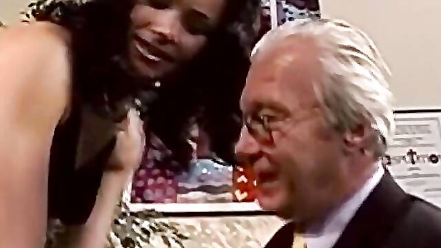 Threesome smut with hypnotic doxie from Screw My Wife Club