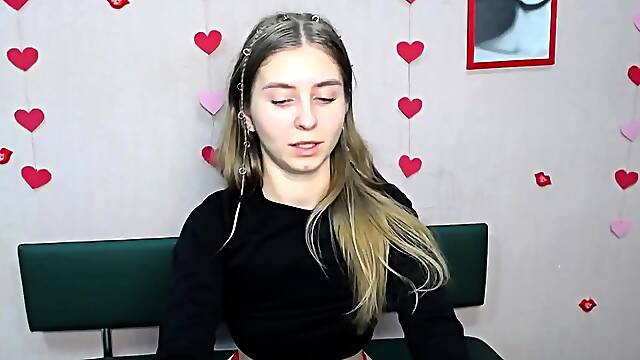 Young Ukrainian babe TaliaSunshin poses on webcam