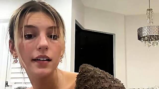 Amateur Teen Dances and Teases Solo on cam