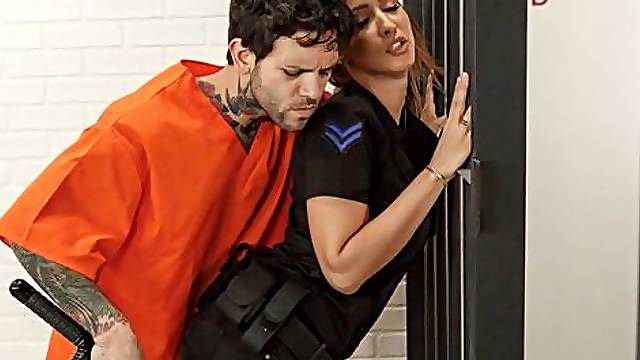 Prisao Milf, Trancada