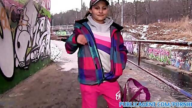 Yana Auditions Her Own Way