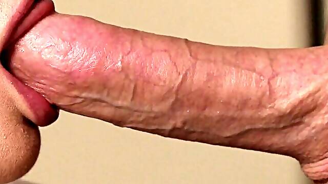 Μεγάλα Χείλη, Γαμαω Την Γειτονισα