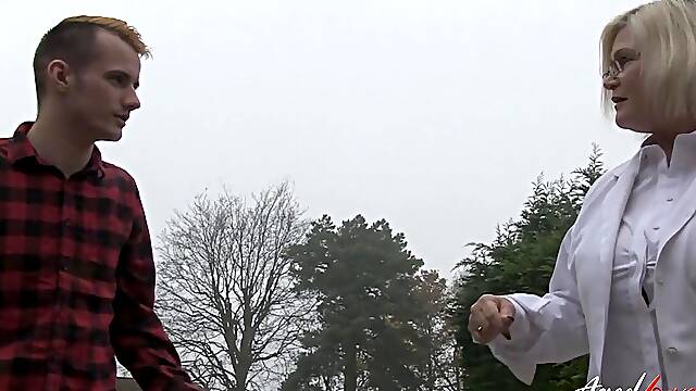 EuropeMaturE Busty British Mature Eve Jayne Solo Masturbation
