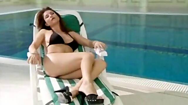 Italian milf poolside: Blowjob, Doggy Cowgirl Porn