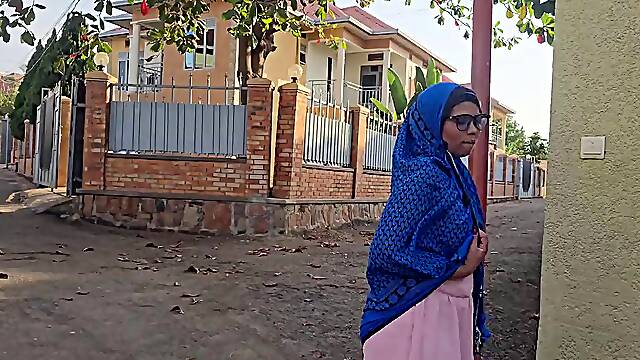 THE ARABIAN GIRL TRYING TO SQUIRT OUTISIDE NEAR THE ROAD