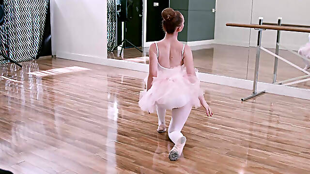 Γκει Καλογεροι, Σοκ, Μπαλαρινες