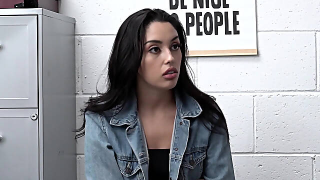 Διαταγες, Σεξι Κιλοτα