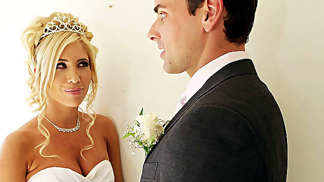 Tasha Reign kissing with her husband's best friend