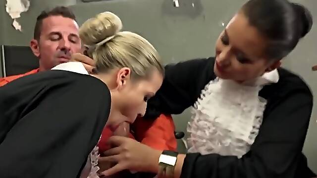 Anna Polina & Ria Sunn Horny Threesome