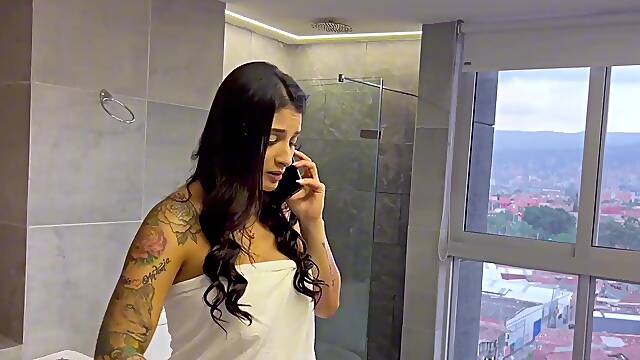 The plumber fucks my booty and makes me cum part 1 - SALOME GIL