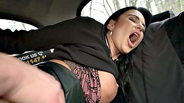 Pussybanged driving slut spoils client with her wet muff
