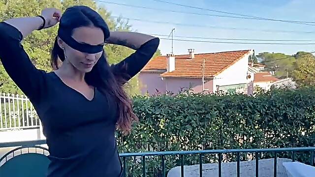 Shasha baisée au club