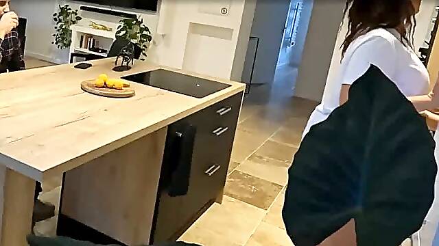 Il voulait un café et mon joli cul