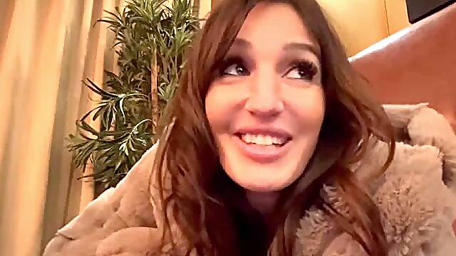 Bellatina nique dans un parking