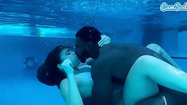 Plugged Big Ass Ebony Willow Ryder Gets Fucked by BBC Underwater