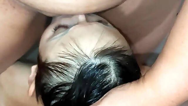 Bathroom bathroomcrazy: Piss drinking and pussy licking lesbian action