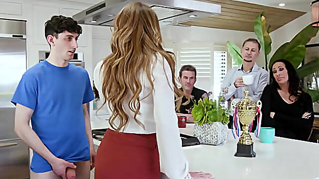 Perv Judges Make the Milf Agree to Anal Sex to Get Nominated for Best Milf Award - Analkink