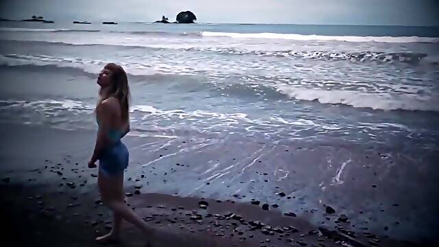 Η Γυναικα Μου Με Εμενα Και Λεσβια, Σαγηνευη Συζυγος