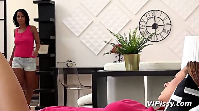 ViPissy - Billie Star - Isabella Chrystin - Catch Me