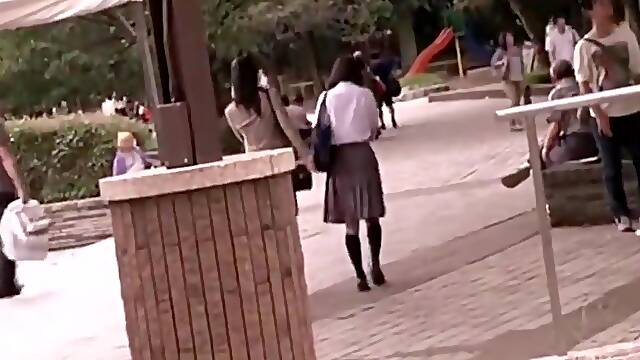 Velho E Nova Japones, Adolecente Lesbicas