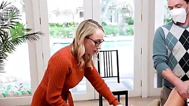 The Family Cums Together at A Very Special Occation - Momslave