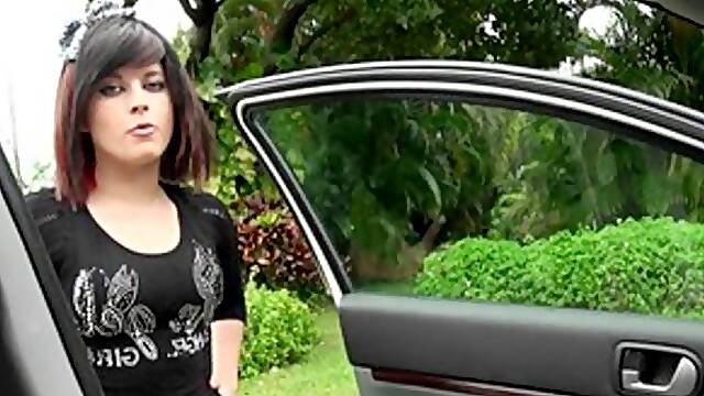 Street Blowjobs - Caucasian Oxaunna Envy blowjobs