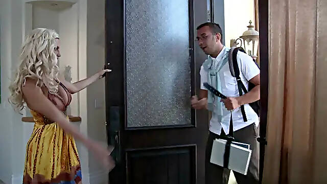 Brazzers: British Student Meets Big Tit