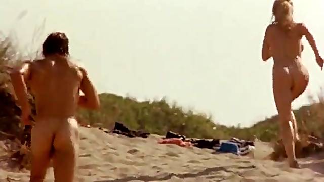 Ινδη Απο Τον Κωλο, Πρωκτικα, Ξεφτιλισμα