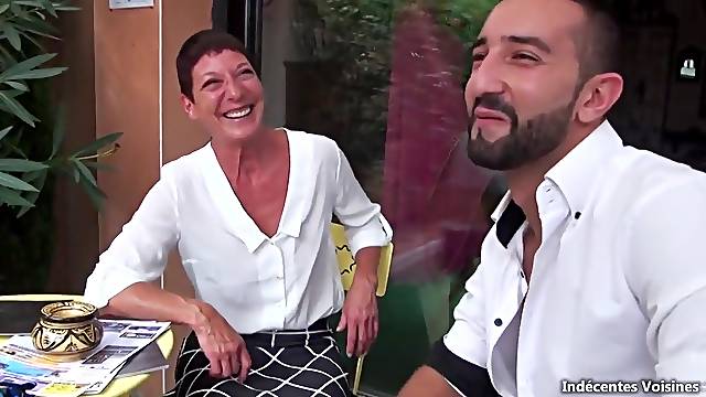 Novo E Velho Madura, Francesas Cabelo Curto