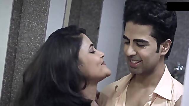 Indian hot MILF in erotic scene