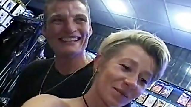 Γαλλικα Οργια, Ψωνισμα Στο Μαγαζι