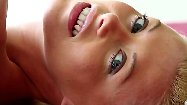 Jennifer Shiloh is a naughty blond beauty