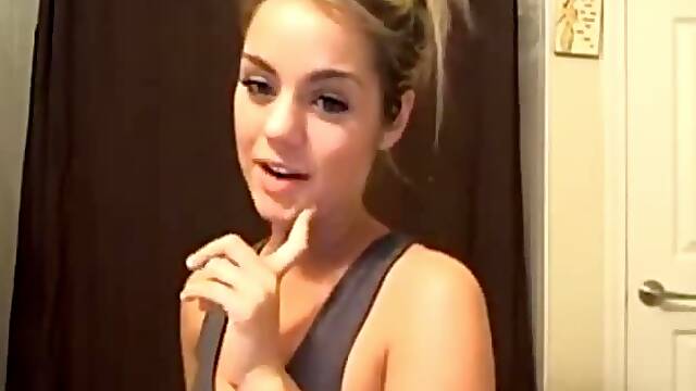 Lacrosse Girl Showing off Her Body On Webcam