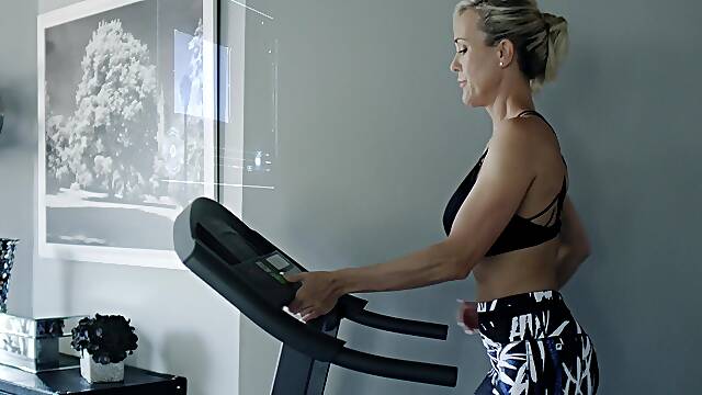 Stunning blonde Brandi Love makes a hunk's boner hard before sex