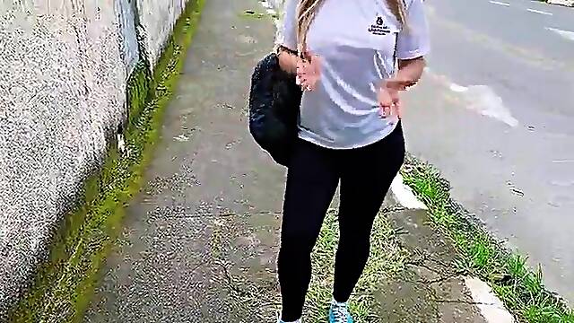 STUDENT GAVE HER BUTT IN THE CAR IN FRONT OF THE SCHOOL TO THE MARRIED TEACHER