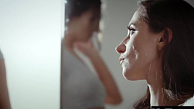 Lesbo brunettes explore every others hairless vaginas