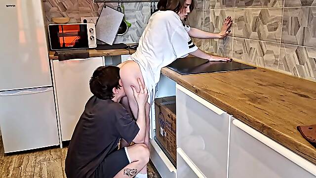 Vehement sex in the kitchen