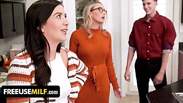 Thanksgiving Is A Time When Family Cums Jointly, & This Holiday Season, Things Will Get Rowdy