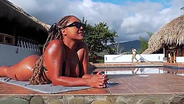 Colombian black mother Id like to fuck has sex with her gardener outdoors whilst her spouse is away!Carla Morelli & Dani Clark