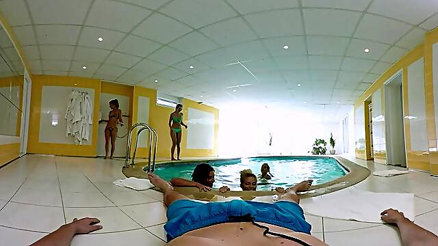 VR BANGERS-Five Insane Sexy Cuties Bang And Suck In The Sauna