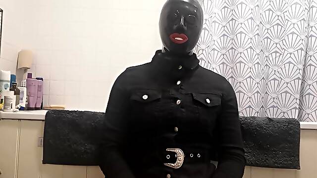 Rubber Doll locked in Rubbers Finest hood for two hours