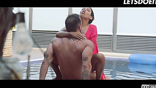 LETSDOEIT - Bubble Booty Latin Chick Canela Skin Enjoys Sex By The Pool With Chap
