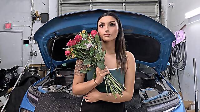 Brunettes Gi and Alexa take turns sucking each other off in a random guy's garage