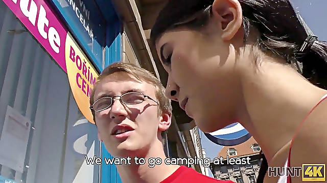 Nerdy cheating witnesses girlfriend plumbed by muscular stranger